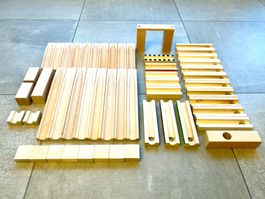 Kugelbahnteile aus Holz
