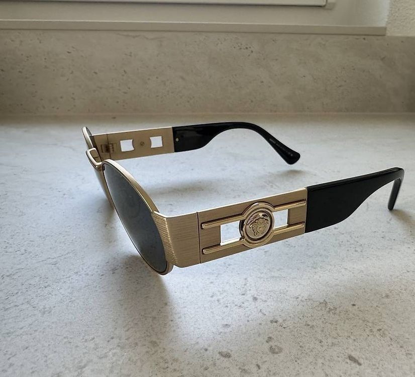Versace Occhiali & Lenti: VERSACE Sonnenbrille Gold oval – Usato da Brügglen venduto da niinelii 1