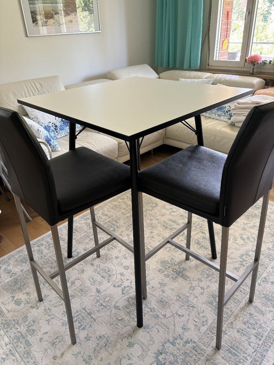 Pfister Tische: Bartisch Weiss (2 Stk) – Gebraucht aus Binningen von Philgut37 2
