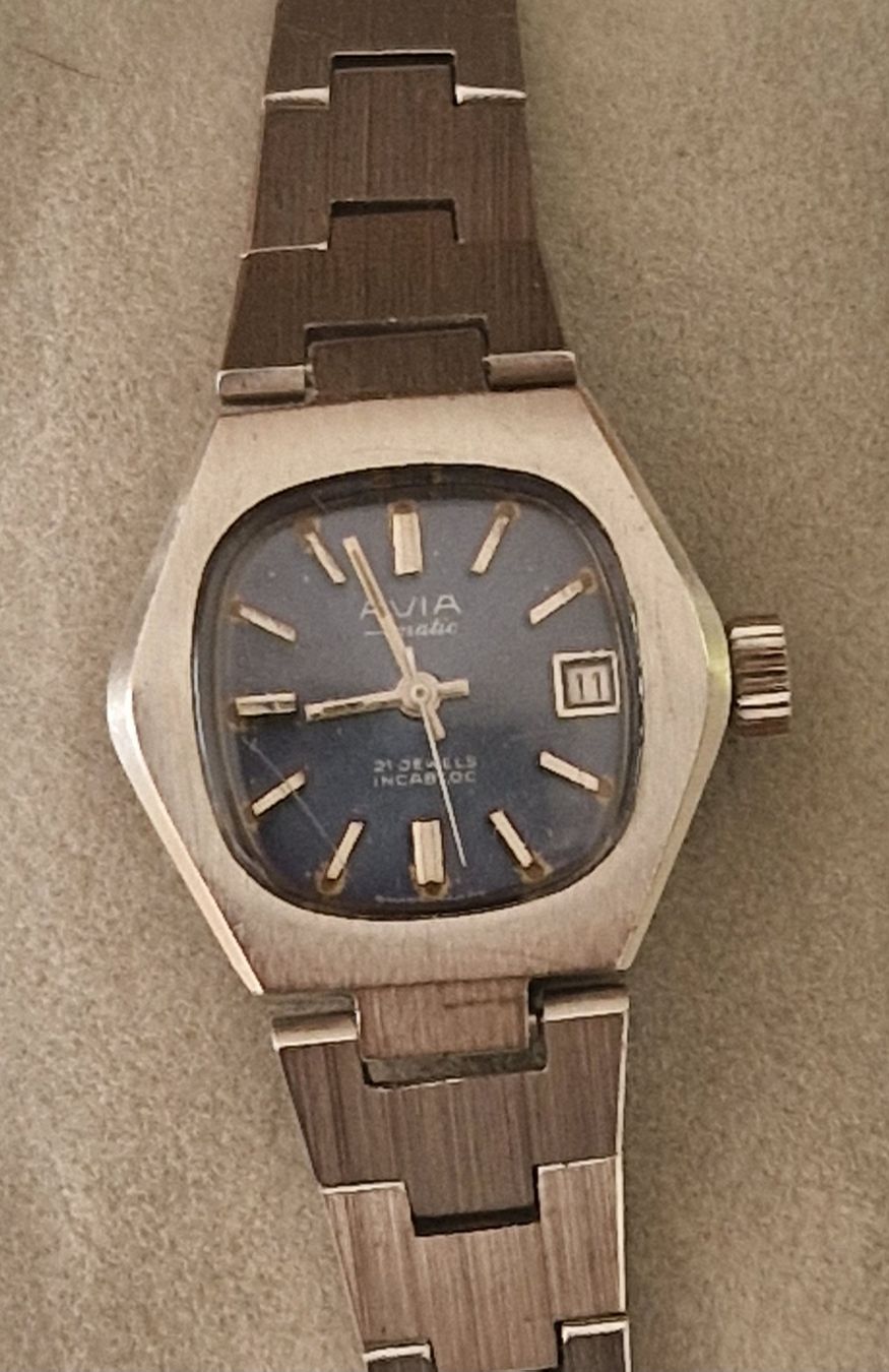Avia Uhren: Vintage "Avia" Swiss Made Automatic Damenuhr – Gebraucht aus Bern von Ak1917
