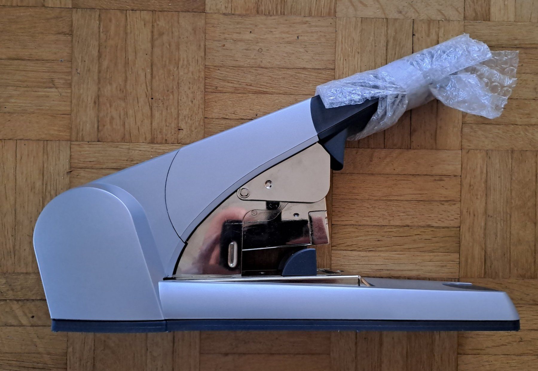 Leitz Bindegeräte: Leitz Blockhefter Heavy Duty 5553, silber – Neu (gemäss Beschreibung) aus Mellingen von Tira86