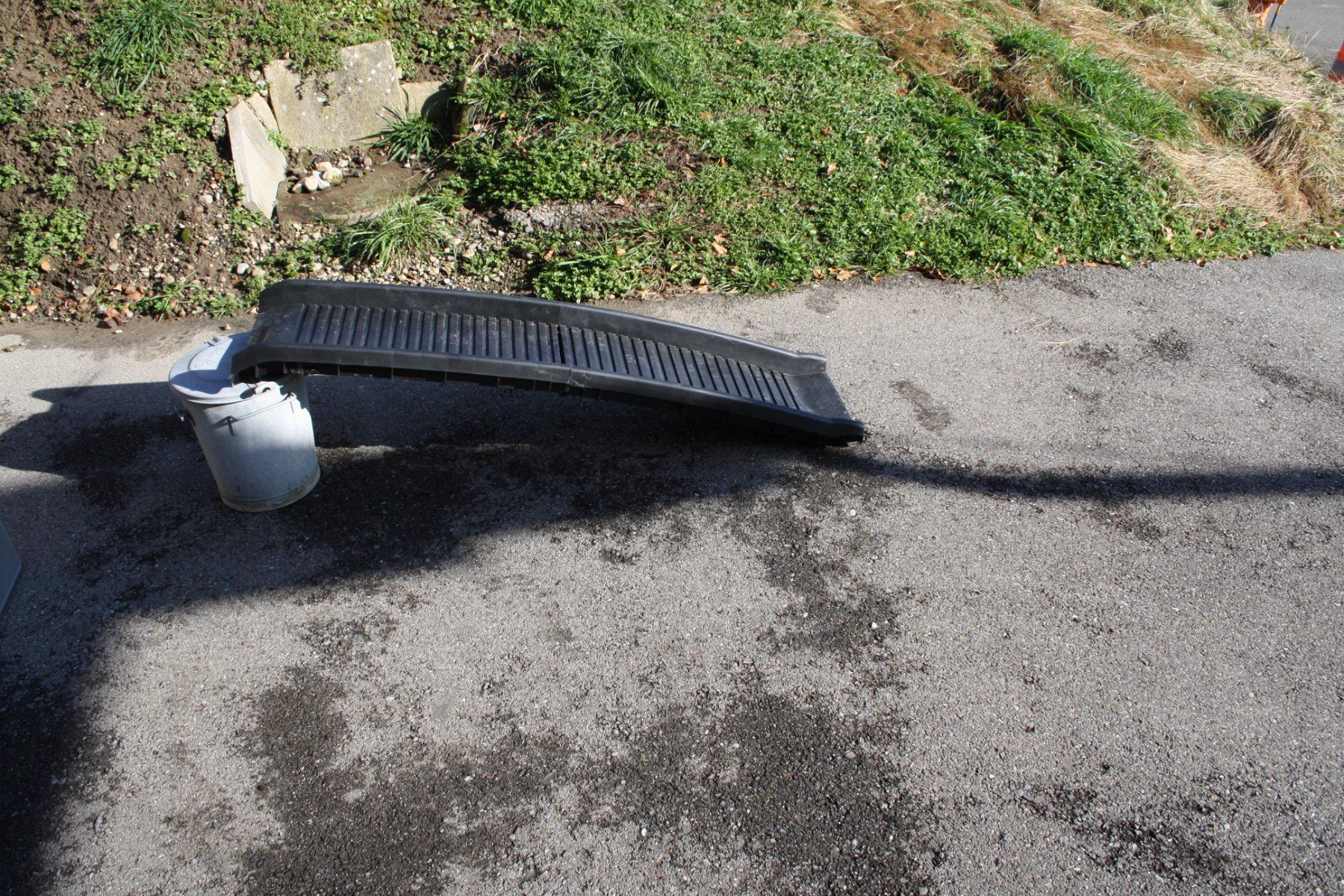 Gabbie, trasporto & Sicurezza: HUNDERAMPE – Usato da Wauwil venduto da Pneuedy 2