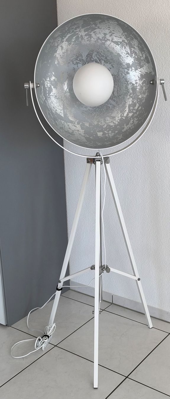 Lampade: Coole Designer Stehlampe weiss silber – Usato da Illnau venduto da TeddyBean