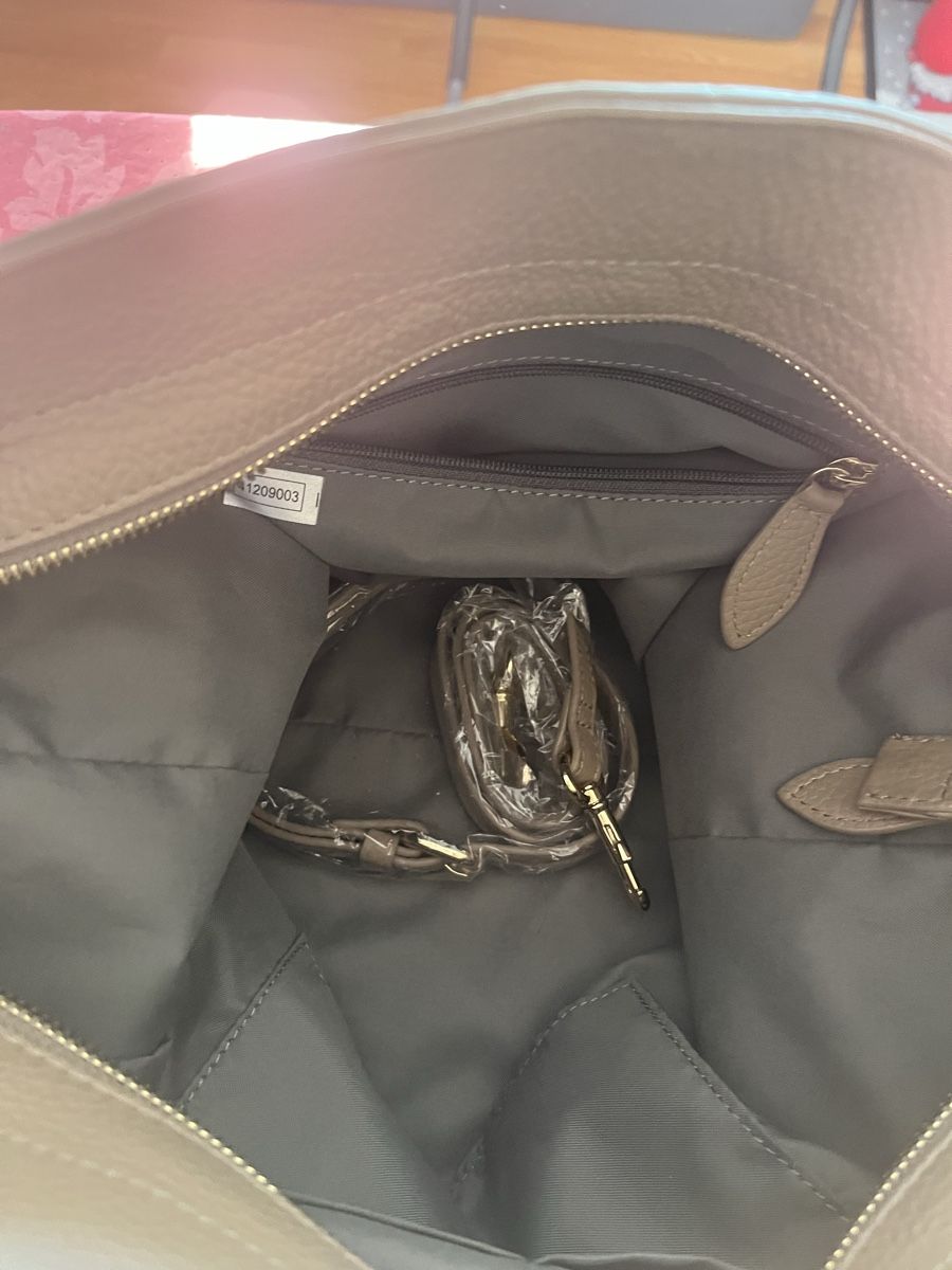 Taschen für Damen: Sac Varese en cuir – Gebraucht aus Fully von Sassa68 2