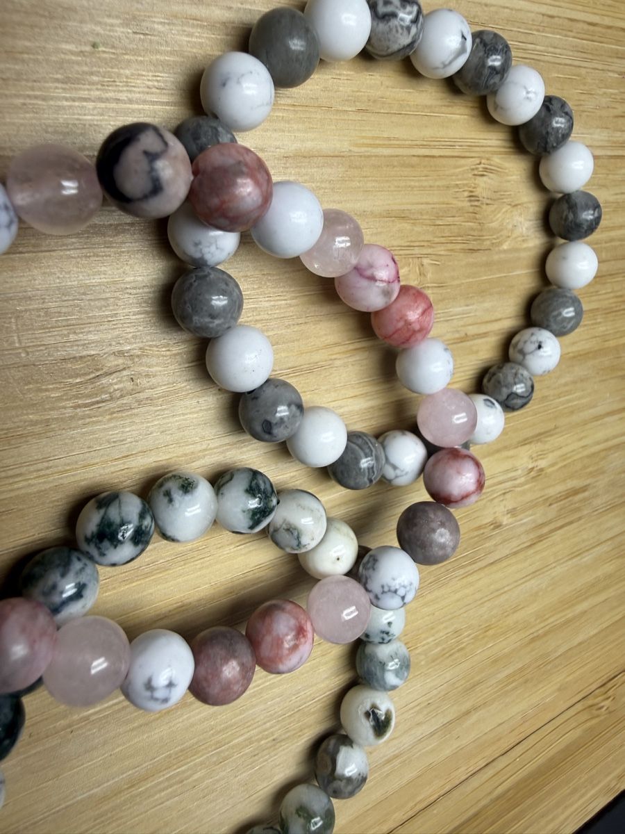 Bracciali & Braccialetti: Set aus drei Edelstein Armbändern elastisch neu – Nuovo e nell'imballaggio originale da Wald ZH venduto da Carloiten 2