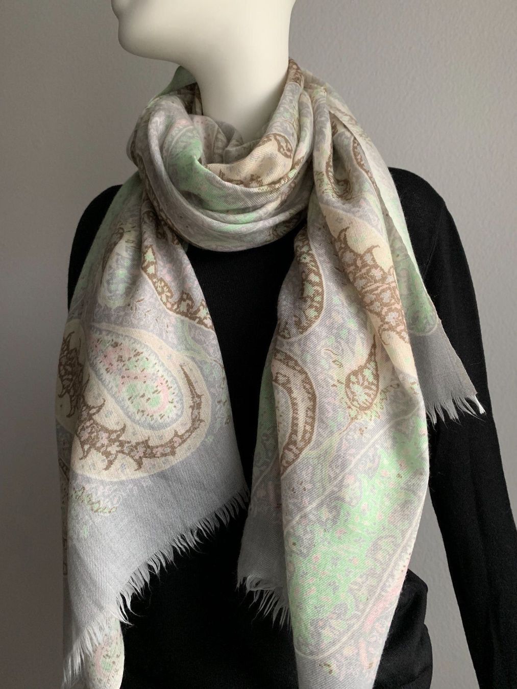 Foulard & Sciarpe: Fedeli Schal – Nuovo (secondo la descrizione) da Winterthur venduto da 11.11