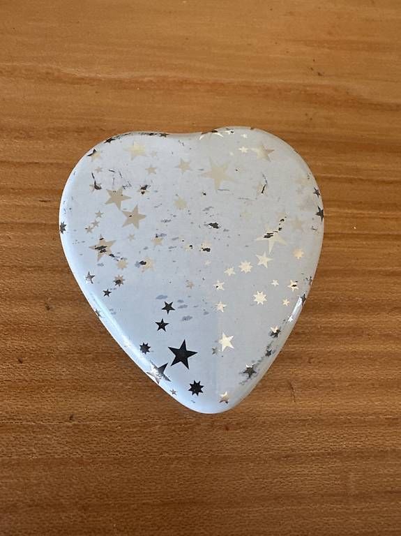 Perle (finte): Herzförmige Dose mit Bastelperlen – Usato da Schöfflisdorf venduto da sonjastarfish 1