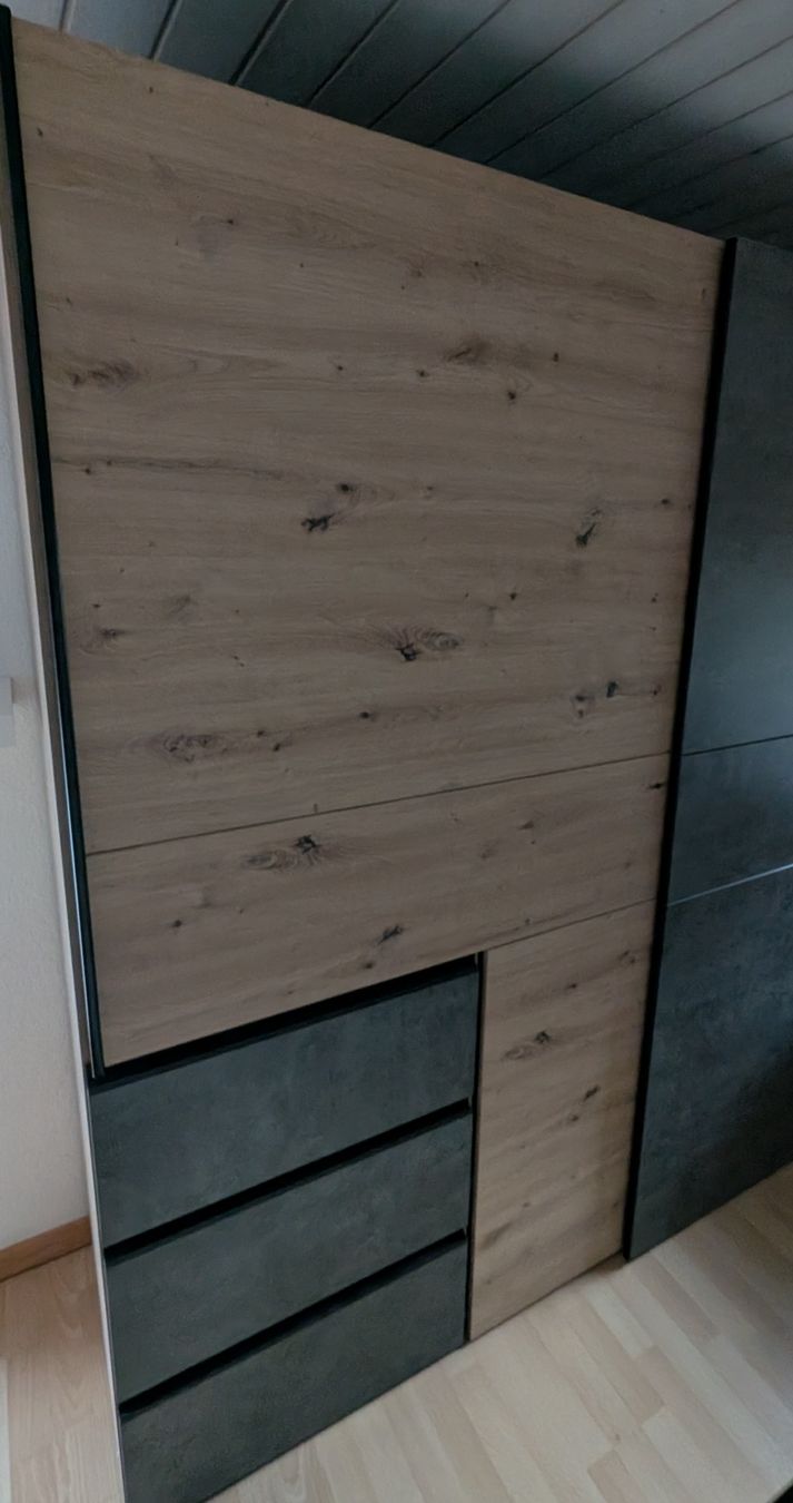 Armadi: Schrank Holzoptik Anthrazit gebraucht – Usato da Geuensee venduto da wini90