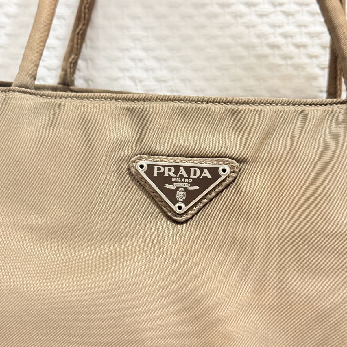 Prada Sacs: Prada Tessuto Tote Bag Beige Brown Nylon – D'occasion à Geneve par DarlingVintage 1