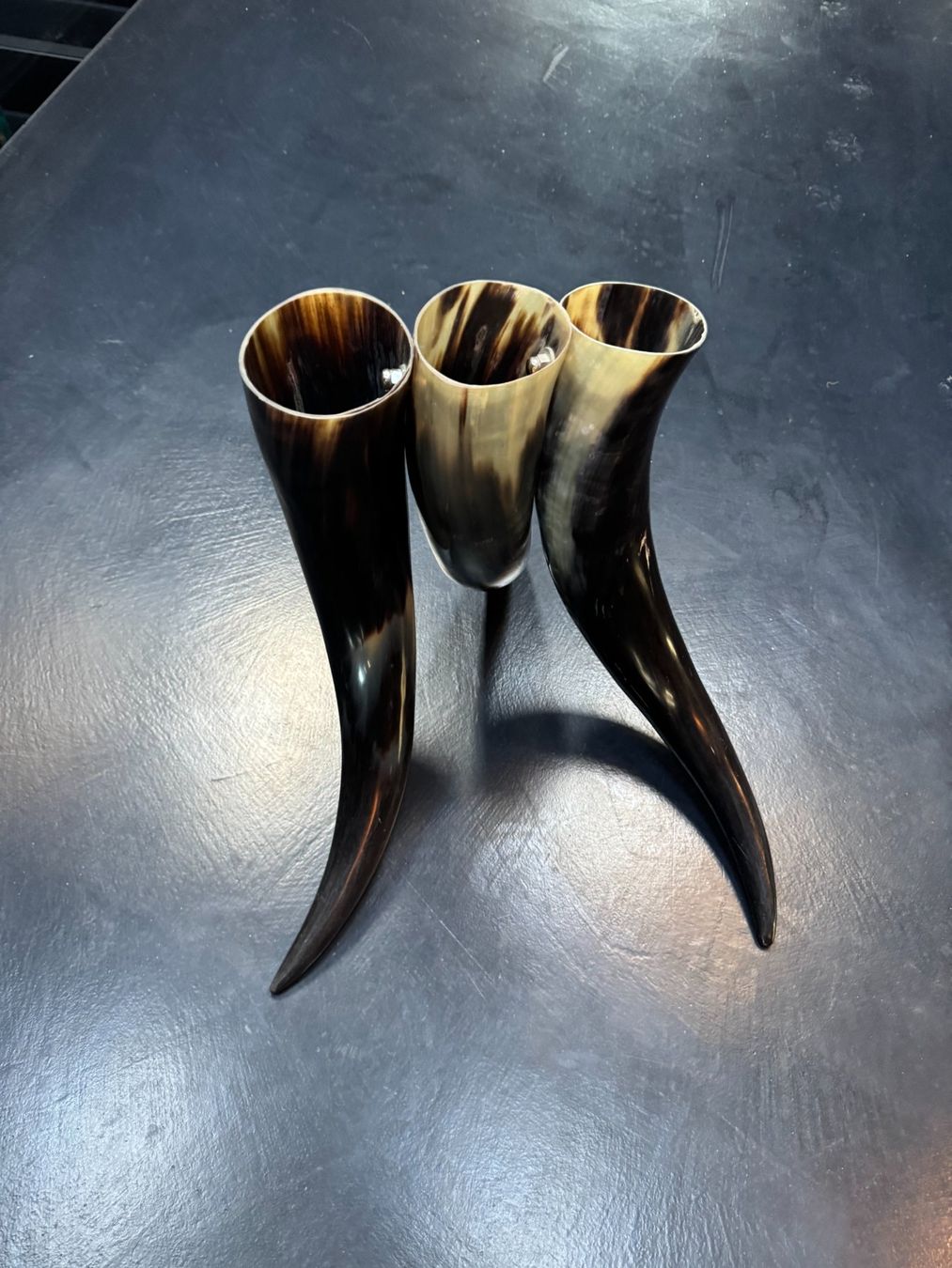Tutte le decorazioni: Handcrafted Viking Horns with Stand – Usato da Oeschseite venduto da -Luxury-On-Line- 3