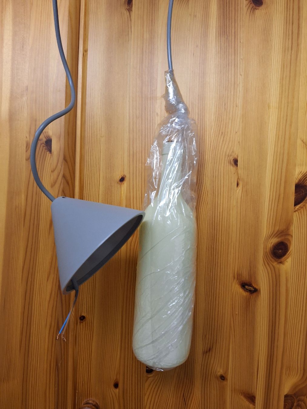 Lampadari & plafoniere: Pendelleuchte, gelbe Flasche – Nuovo (secondo la descrizione) da Niederglatt ZH venduto da Moeb-7 1