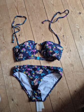 Bikini O'Neill Blumen Grösse 36/38C neu