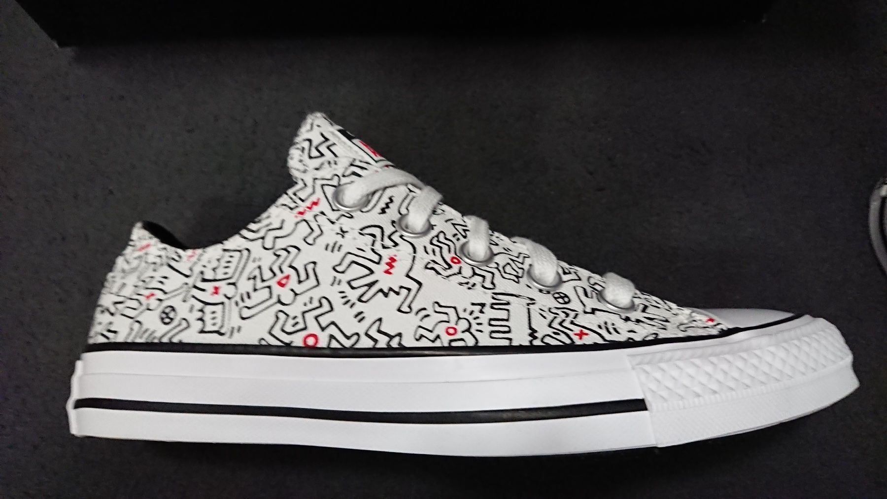 Converse Scarpe da uomo: CONVERSE OXKEITH HARING,          Gr. 44 / 28.5 cm – Nuovo e nell'imballaggio originale da Zürich venduto da LIQUIDATOR.CP 2