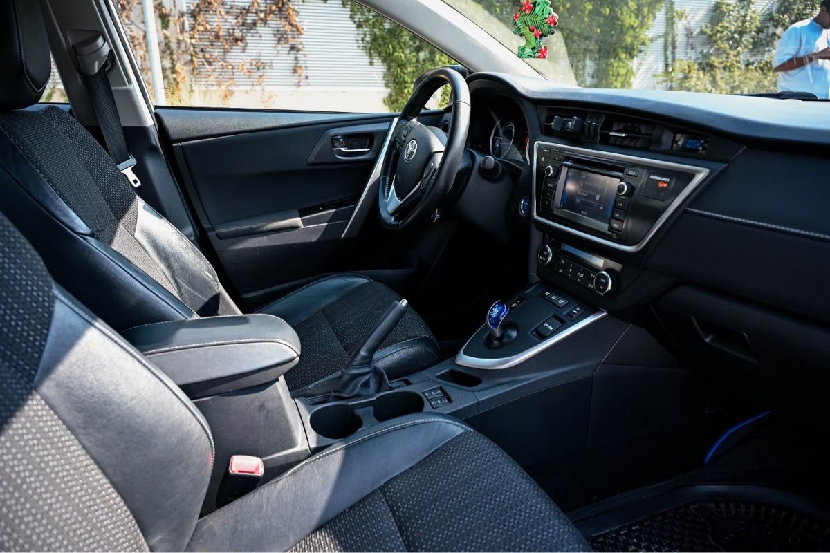 Toyota Autos: Toyota Auris Hybride  – Gebraucht aus Echandens von sou_rd75 6
