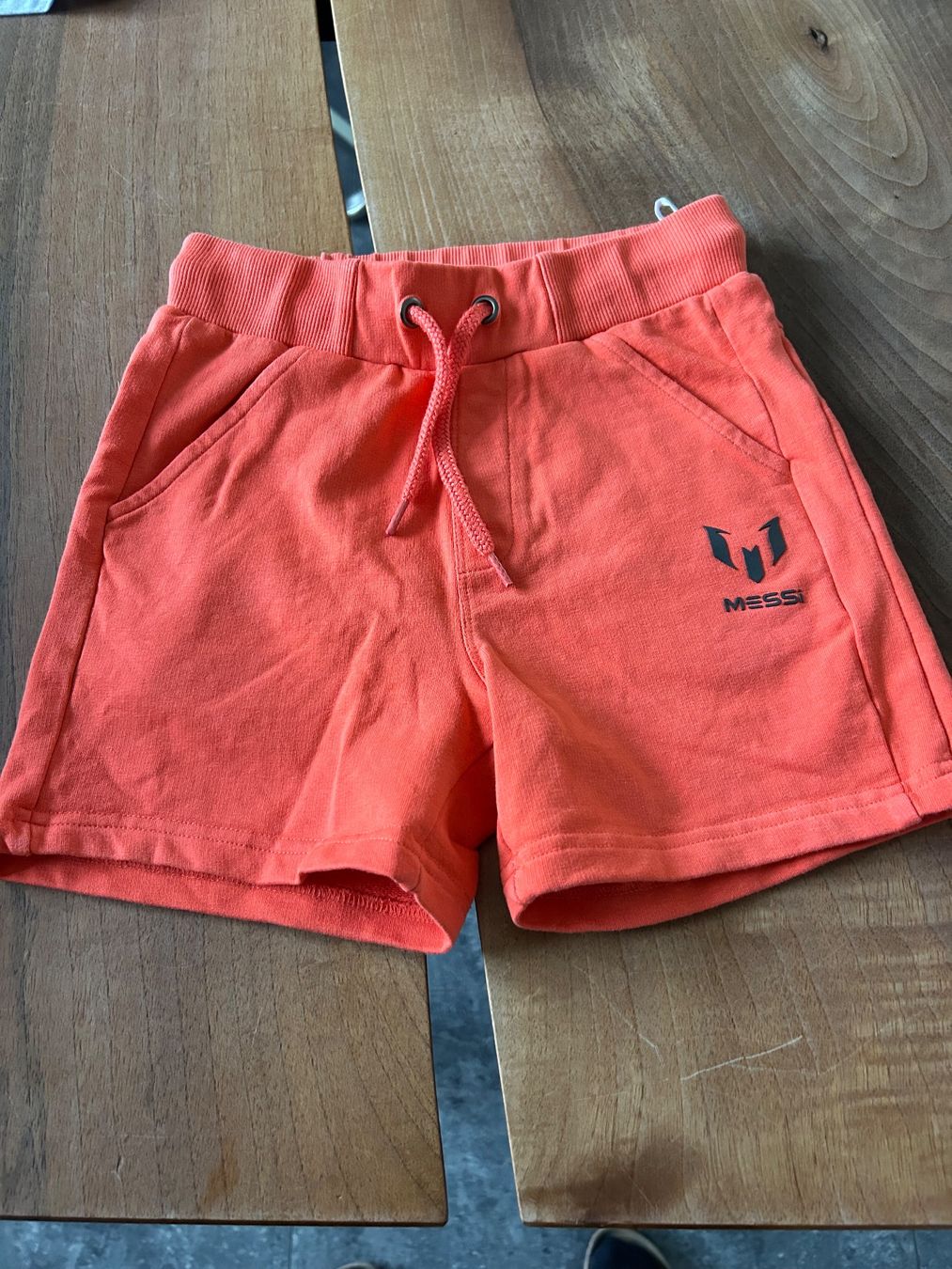 Pantaloni: Orange Shorts, Grösse 122/128 – Usato da Schötz venduto da chousan
