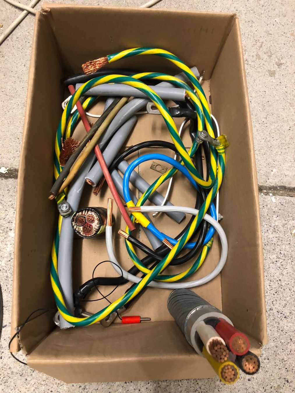 Cavi: Kuper Kabel Kabelstummel ca. 5kg – Difettoso da Hinterkappelen venduto da atomschnee