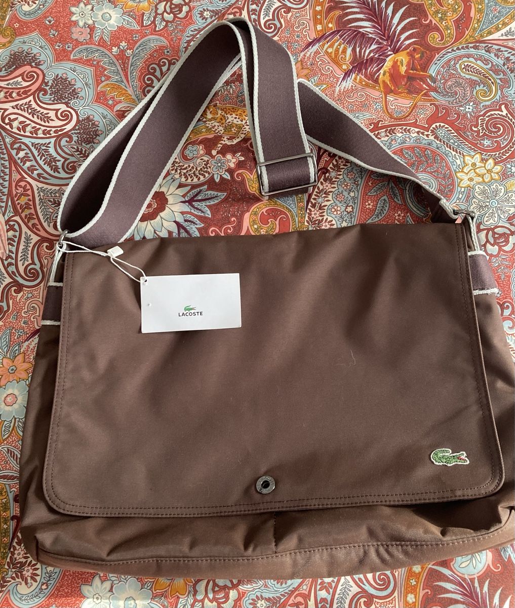 Lacoste Borse: Borsa tracolla computer/tempo libero – Nuovo (secondo la descrizione) da Viganello venduto da Orisole