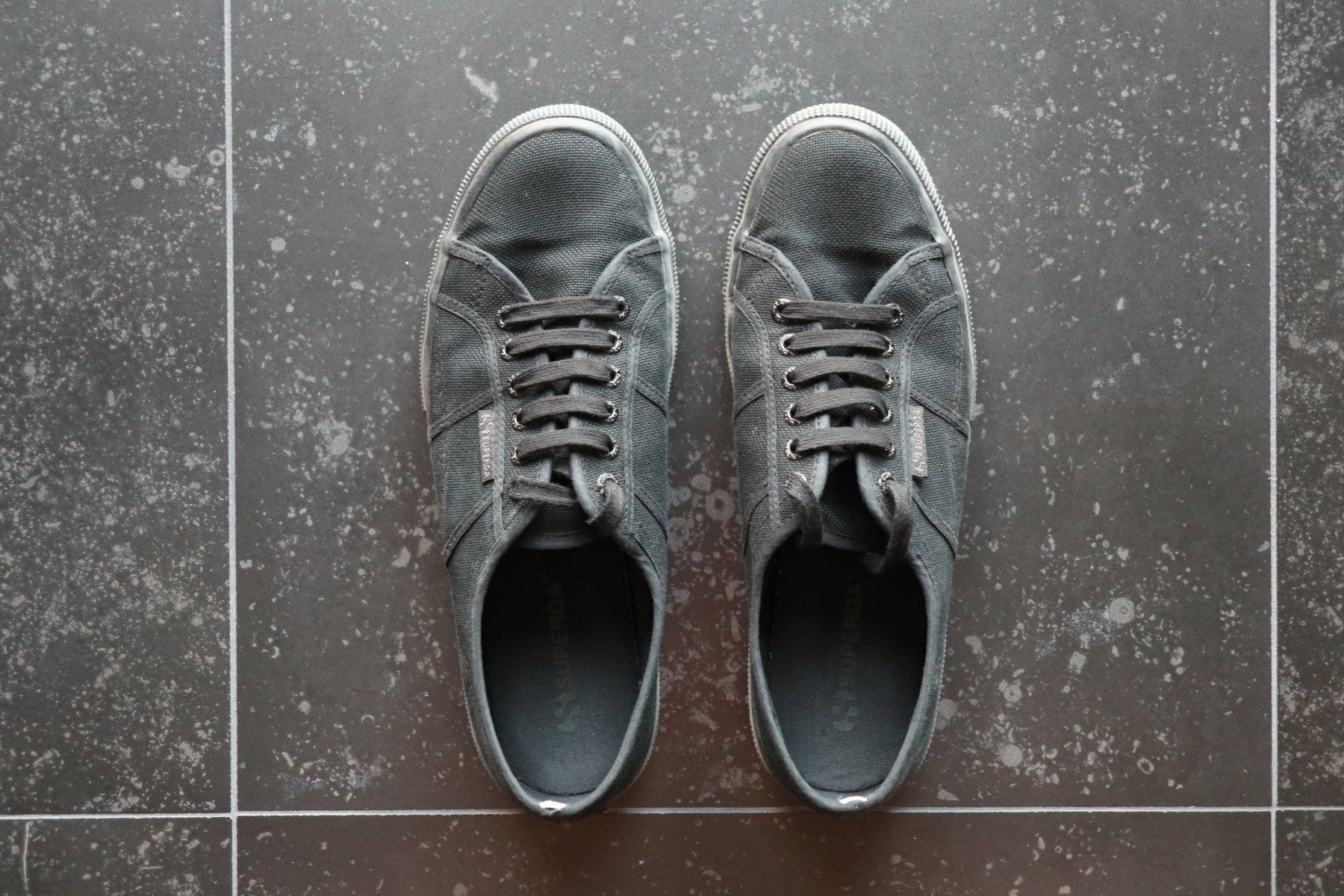 Superga Scarpe da uomo: Superga 2750 Cotu Classic Canvas Total Black Gr. 44 – Usato da Wädenswil venduto da Diddl4u 1