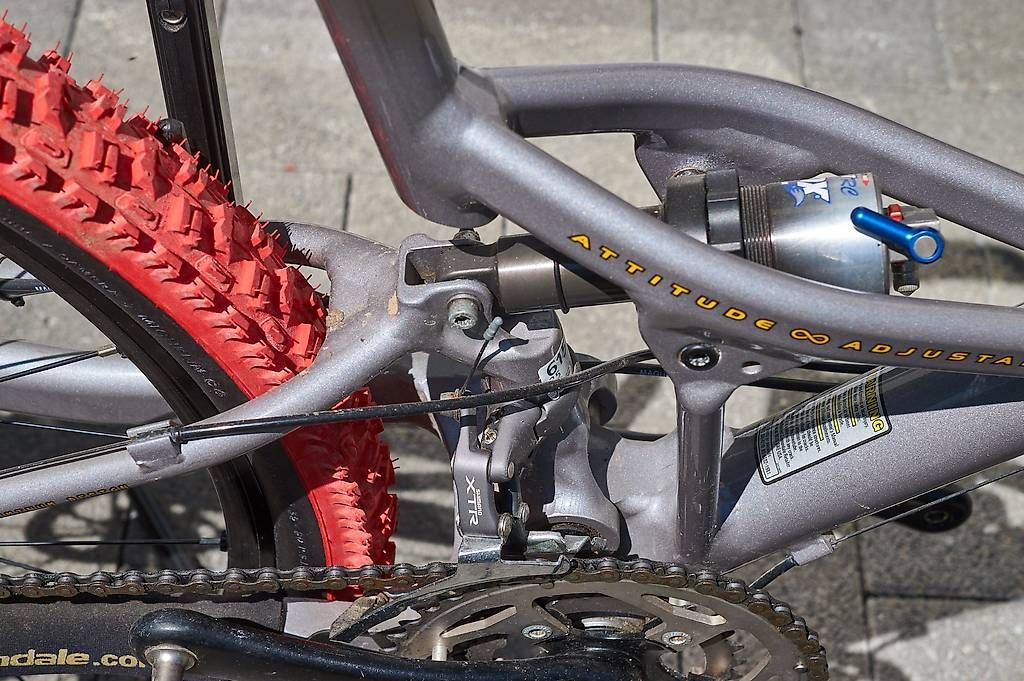 Cannondale Velos: Cannondale Jekyll 4000 Team Replica – Gebraucht aus Burgdorf von Db561 1
