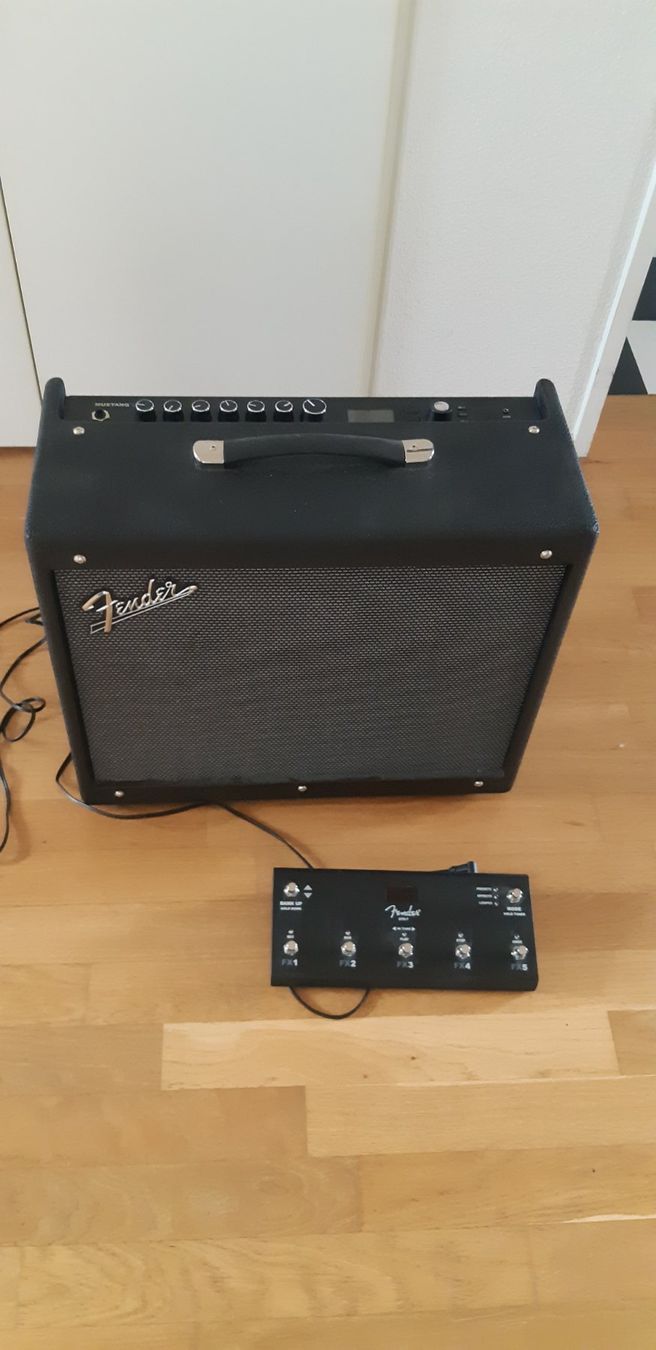Fender Amplificatori: Fender GTX 100 Verstärker – Nuovo (secondo la descrizione) da Luzern venduto da pirovino73