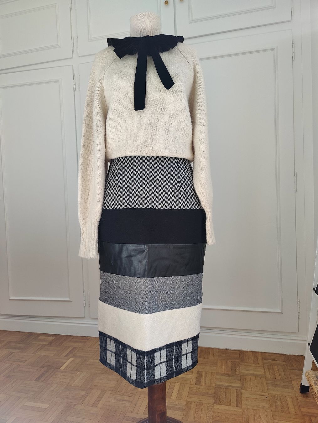 Max Mara Gonne: MaxMara Wool Patchwork Midi Pencil Skirt,  Formal Office – Nuovo (secondo la descrizione) da La Tour-de-Peilz venduto da dAutrefois
