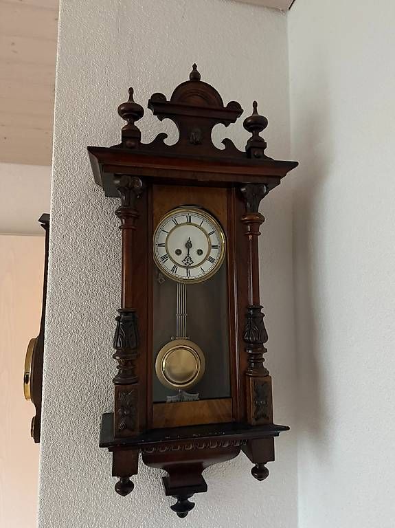Stand- & Wanduhren: Echtholz Wanduhr – Defekt aus Selzach von Olive8