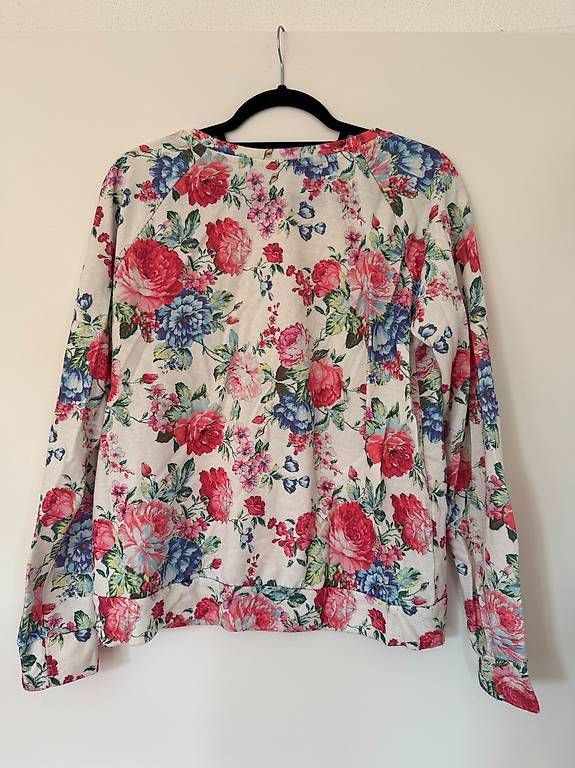 Maglioni & Felpe: Sweatshirt - Gr. M - Blumenprint – Usato da Effretikon venduto da alicebrunner 1