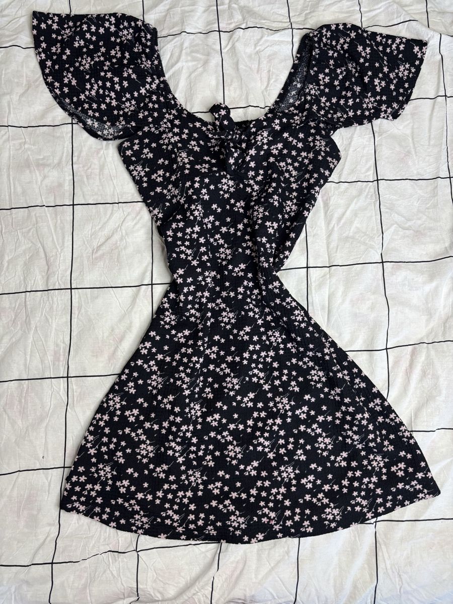 Vestiti: Cropp Floral Print Mini Dress – Usato da Bern venduto da kri_y8h8