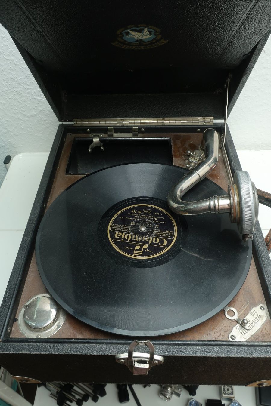 Tourne-disques: HEUTE Koffer Grammophon Triumphon DEFEKT – Défectueux à Zürich par dnk_nrd8 1