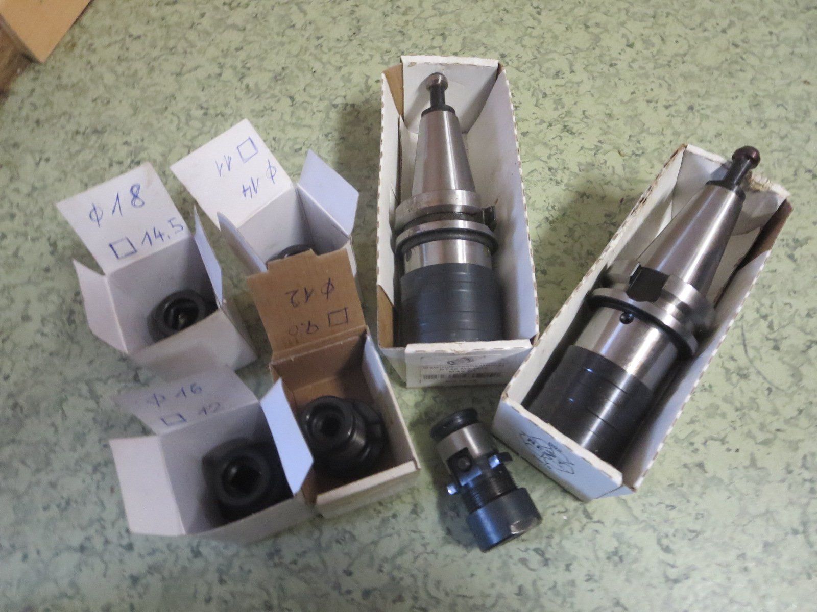 Tutti gli attrezzi: 2x Gewindewechselfutter M3-M12 m 5 Adaptern u BT40 Aufnahme – Usato da Hombrechtikon venduto da cnc_t7bw 6
