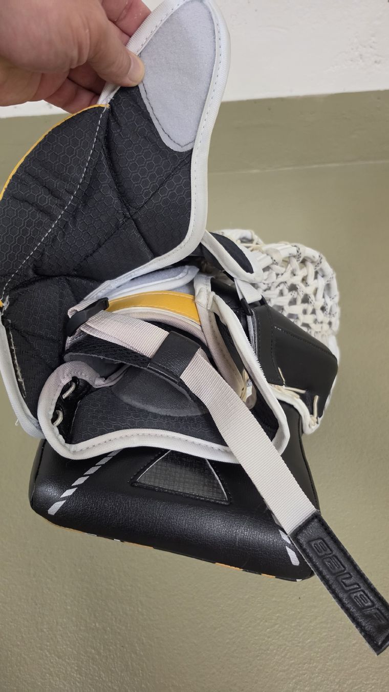 Bauer Protections: Bauer / Brians Torhüterausrüstung – D'occasion à Niederuzwil par Pascha300 2