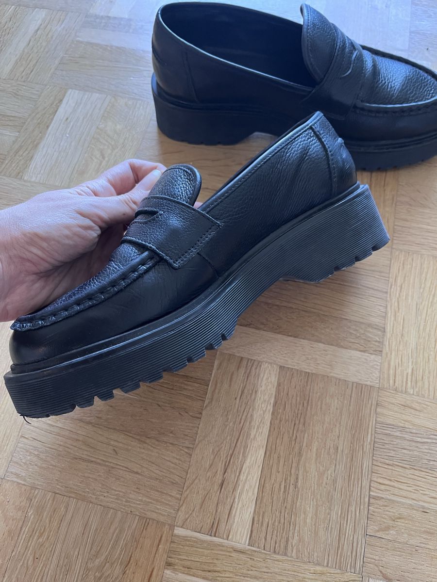 Scarpe da donna: Black leather platform loafer size 39 – Usato da Lausanne venduto da jen_jeon 2