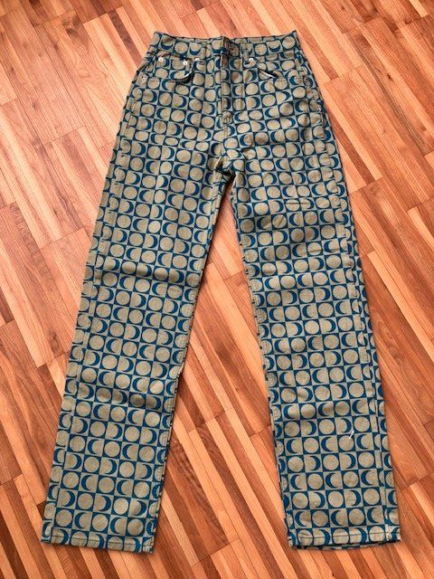 Pull&Bear Jeans: Pull&Bear Jeans, Mondmuster grün/blau, Gr. 38 – Nuovo (secondo la descrizione) da Uznach venduto da Atrani