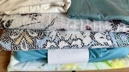 Stoffpaket verschiedene Stoffe diverse Muster neuwertig
