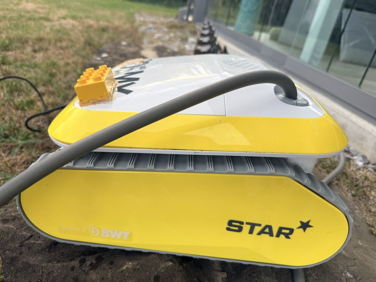 Accessori per Piscine: Poolroboter BWT Cosmy Star gelb – Usato da Adliswil venduto da Hobbes2 1