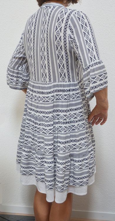 Tchibo Robes: Kleid von Chicorée mit Musterung – D'occasion à Niederhasli par littledrop 1