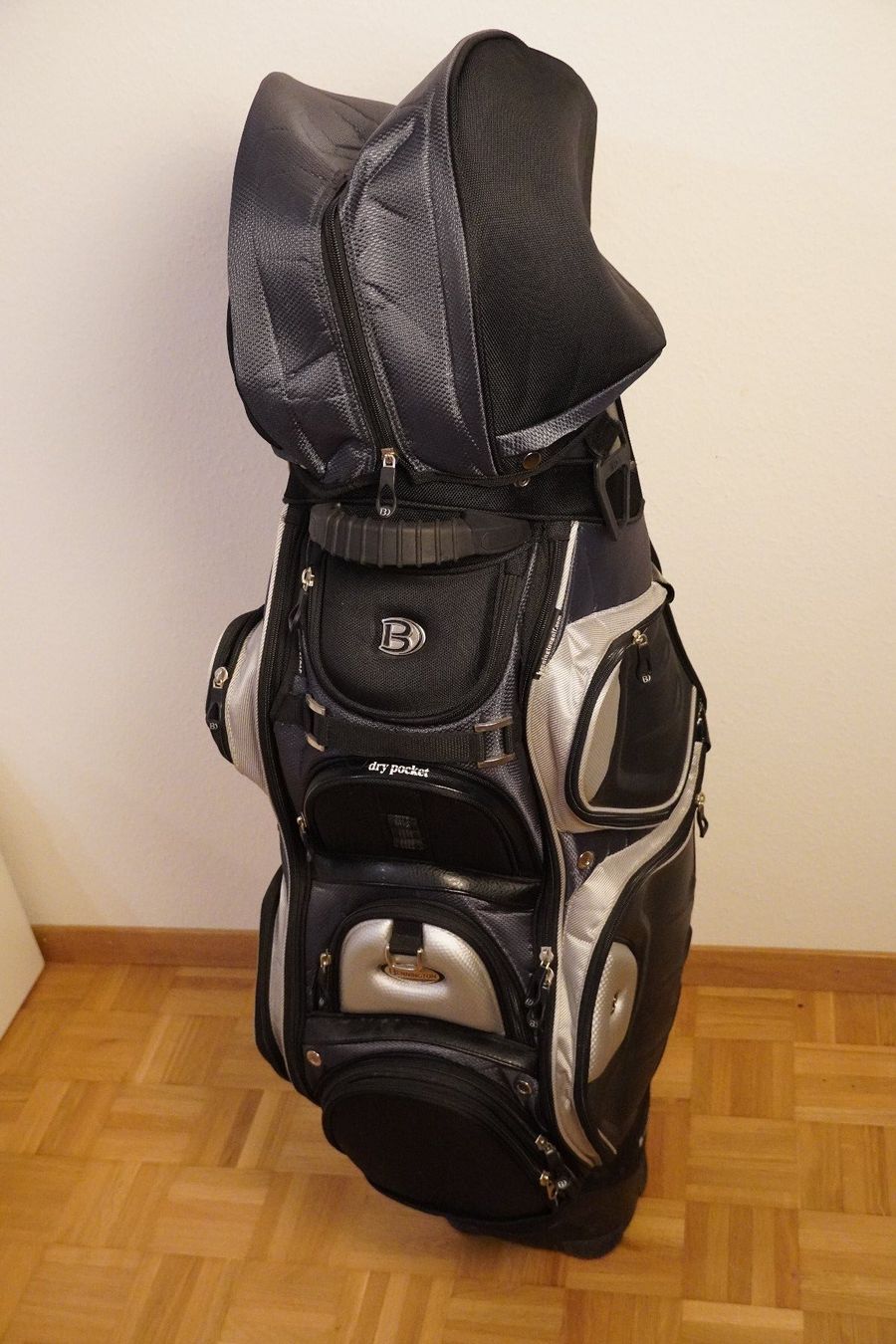 Sonstiges zum Golf: Golf Tasche, Bennington Golf Bag Q12 – Gebraucht aus Zug von  3