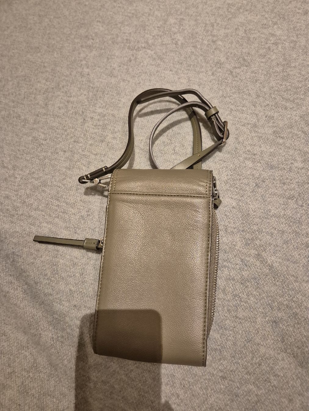 Taschen für Damen: Handtasche  klein mit Schultergurt neuwertig – Neu (gemäss Beschreibung) aus Herrliberg von SELENONAUTKA 1