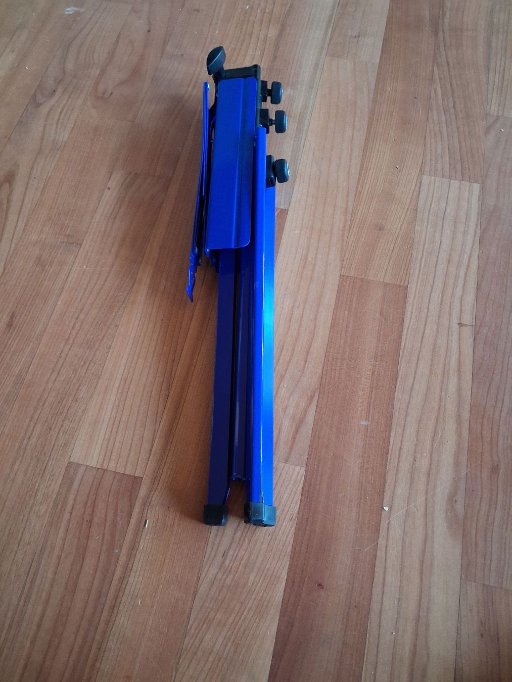 Supporti per strumenti musicali & leggii: Notenständer K&M blau gebraucht 10050 – Usato da Luzern venduto da fap_7tnm
