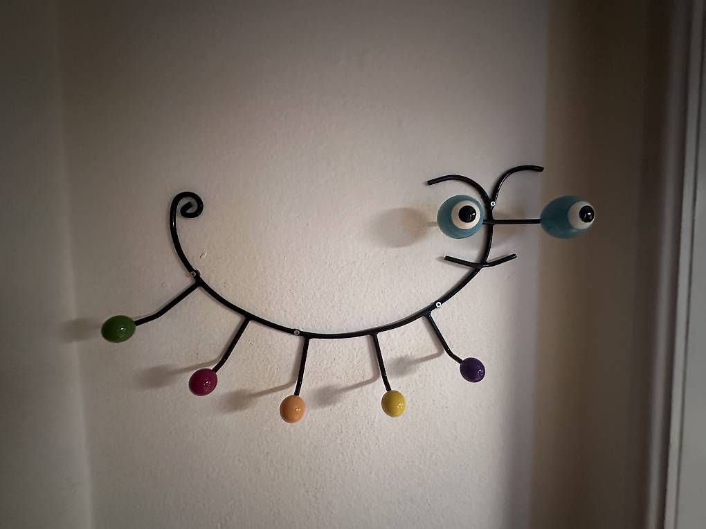 Garderobe: Wandkleiderhaken 60's - Caterpillar – Gebraucht aus zurich von Madlaura