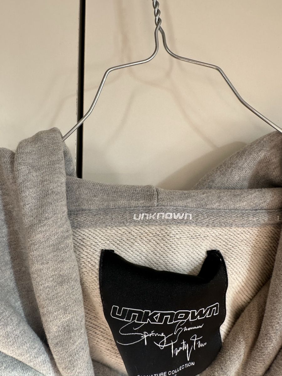 Maglioni & Felpe: Unknown London Sweater – Usato da Blonay venduto da lucy20102012 1