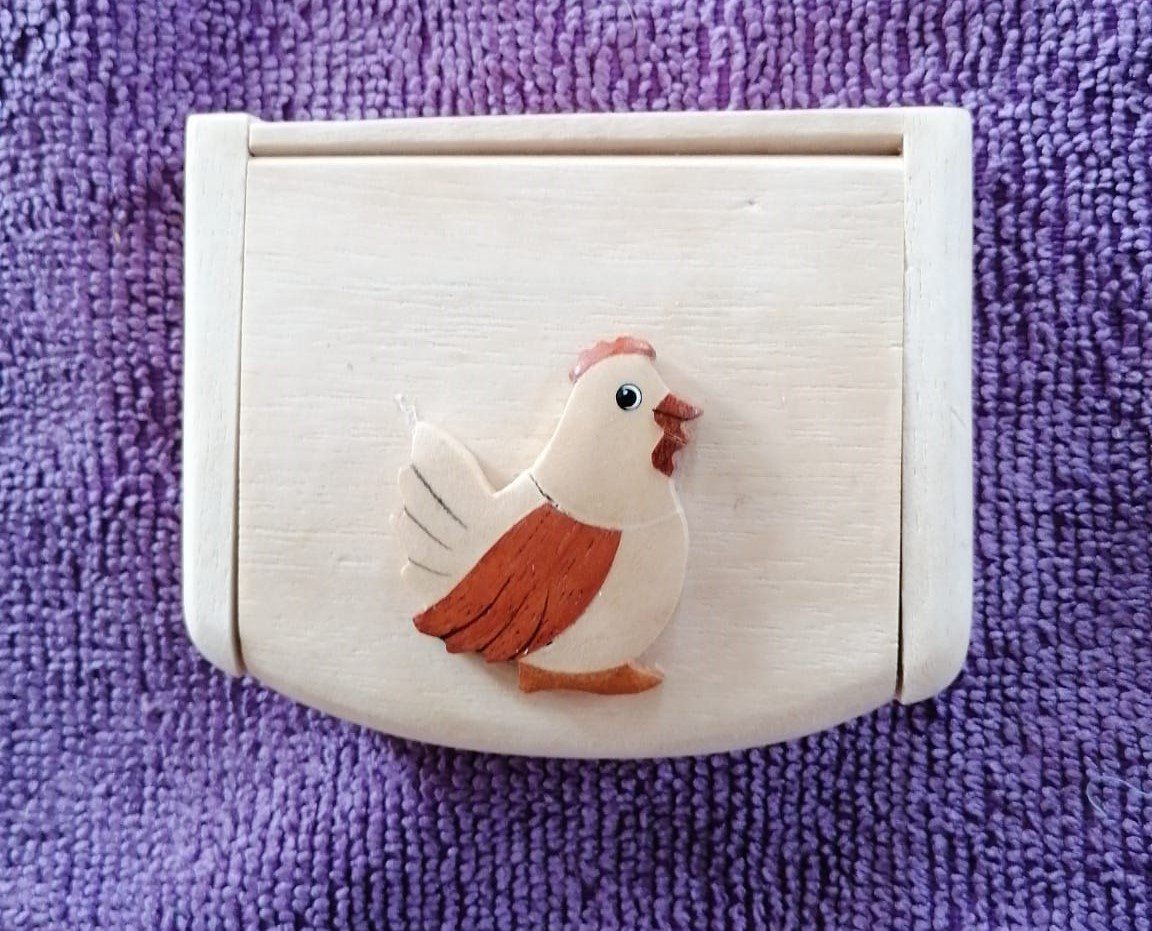 Autres décorations & accessoires: schöne Holzbox mit Hahn – D'occasion à Grächen par Hel7890