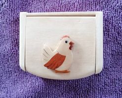 schöne Holzbox mit Hahn