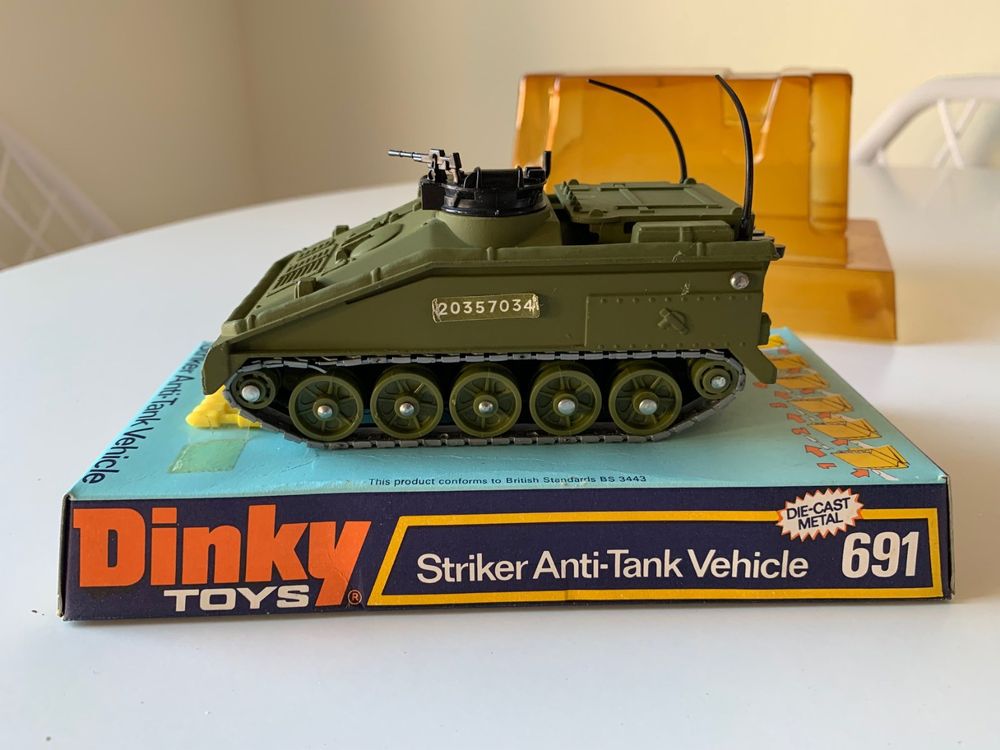 DINKY TOYS - STRIKER - INCOMPLET / Incomplete