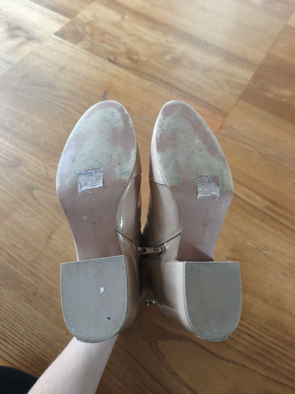Only Damenschuhe: Stiefeletten, Lackoptik, beige, GR 37  – Neu (gemäss Beschreibung) aus Schaan von Sarahvo13 2