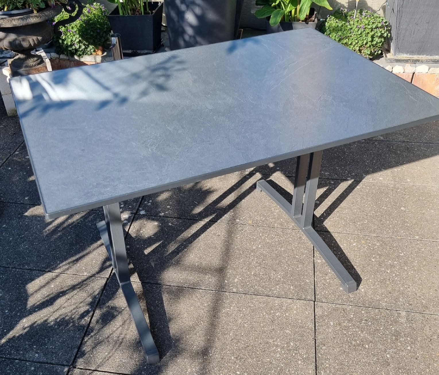 Tables: Gartentisch klappbar grau – D'occasion à Buchs AG par alp_x87d 1