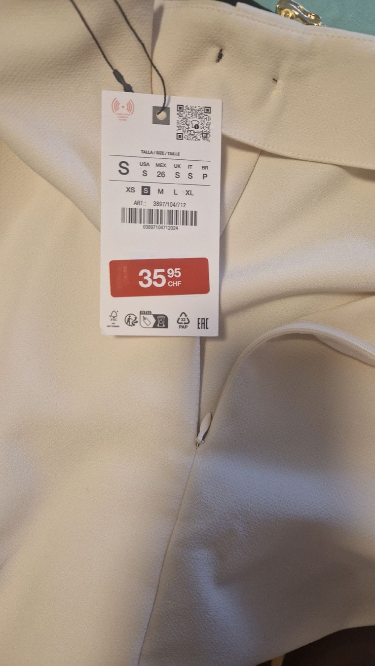 Zara Gonne: Zara Midirock mit Gürtel – Nuovo e nell'imballaggio originale da Dietikon venduto da matej069 3