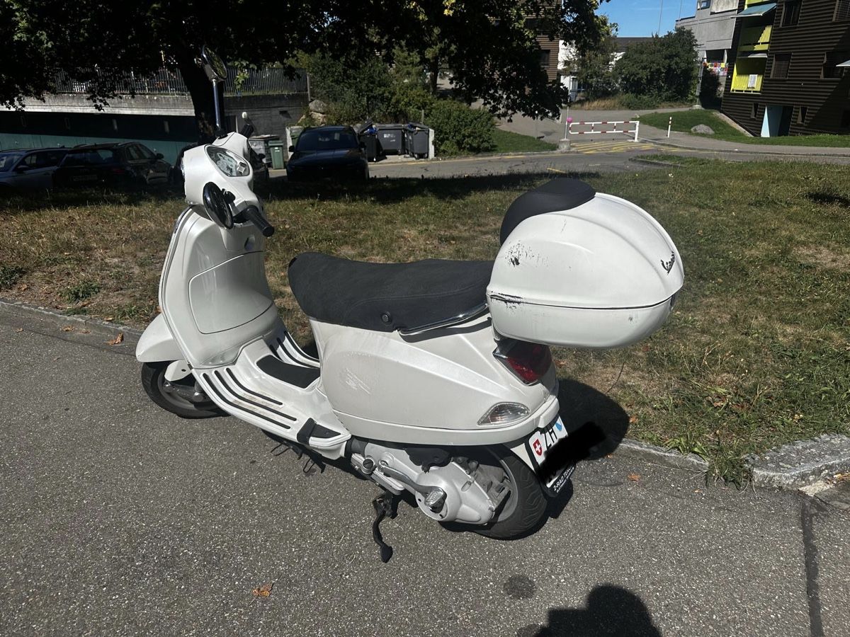 Piaggio Route: Roller Piaggo LX 125 – Défectueux à Zürich par kar_ytx2 1