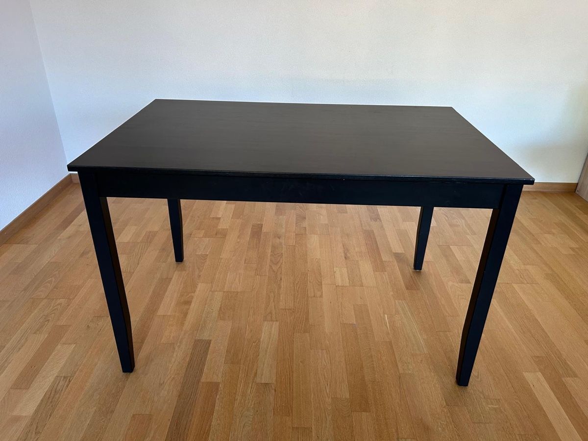 Ikea Chaises: Esstisch mit drei Stühlen – D'occasion à Langwies par ann_n88c 1