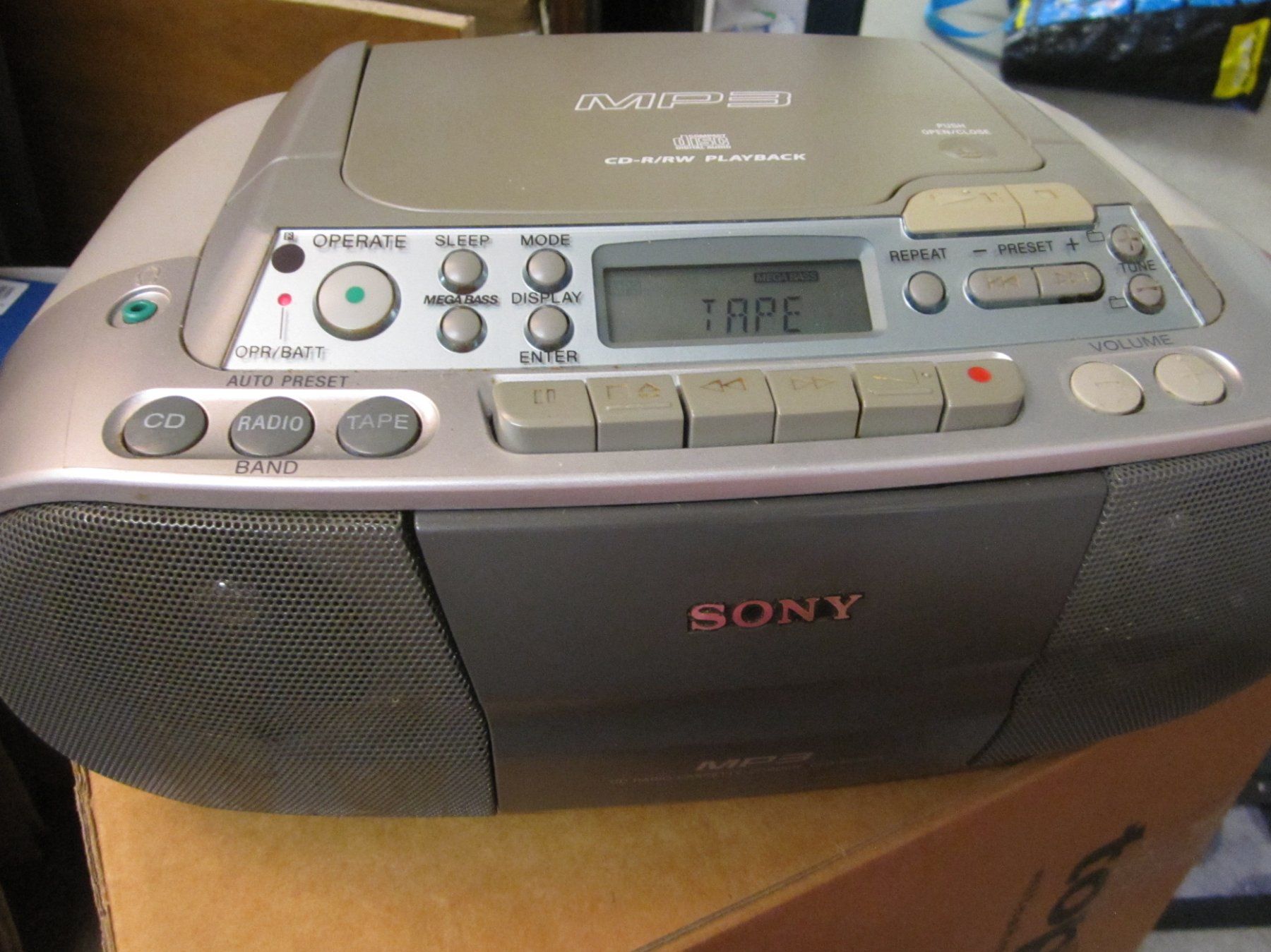 Sony Radio: Radio von SONY mit CD und Cassettengerät – Usato da Binningen venduto da fel_8mgn 2